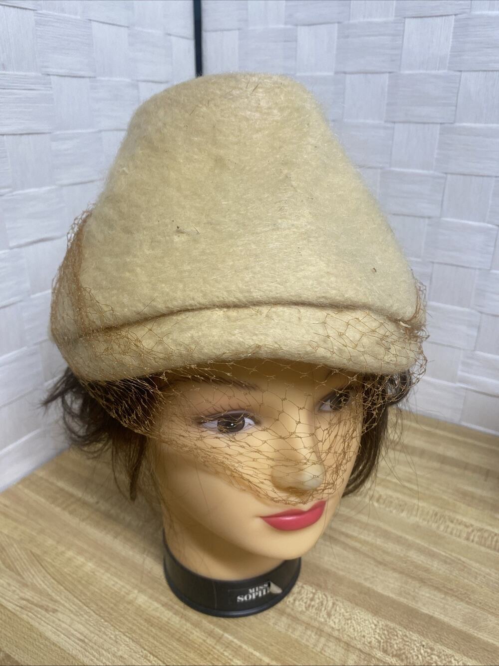 50’s 60’s Peach Wool Felt Perch Hat & Veil Errise Mid Century Modern MCM